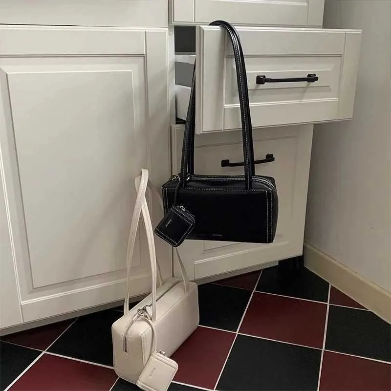 Korean Fashion Shoulder Portable Small Niche Square Armpit Womens Large Capacity Cute Student Bag Commuter ClutchC241031_voghion.com