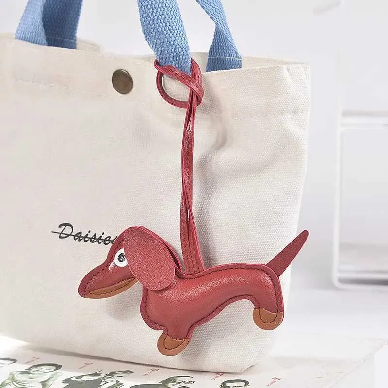 Fashion Car Sausage PU Leather Dog Keychain Womens Bag Pendant Jewelry Pavilion Keyring Keyholder Gift Y241121_voghion.com