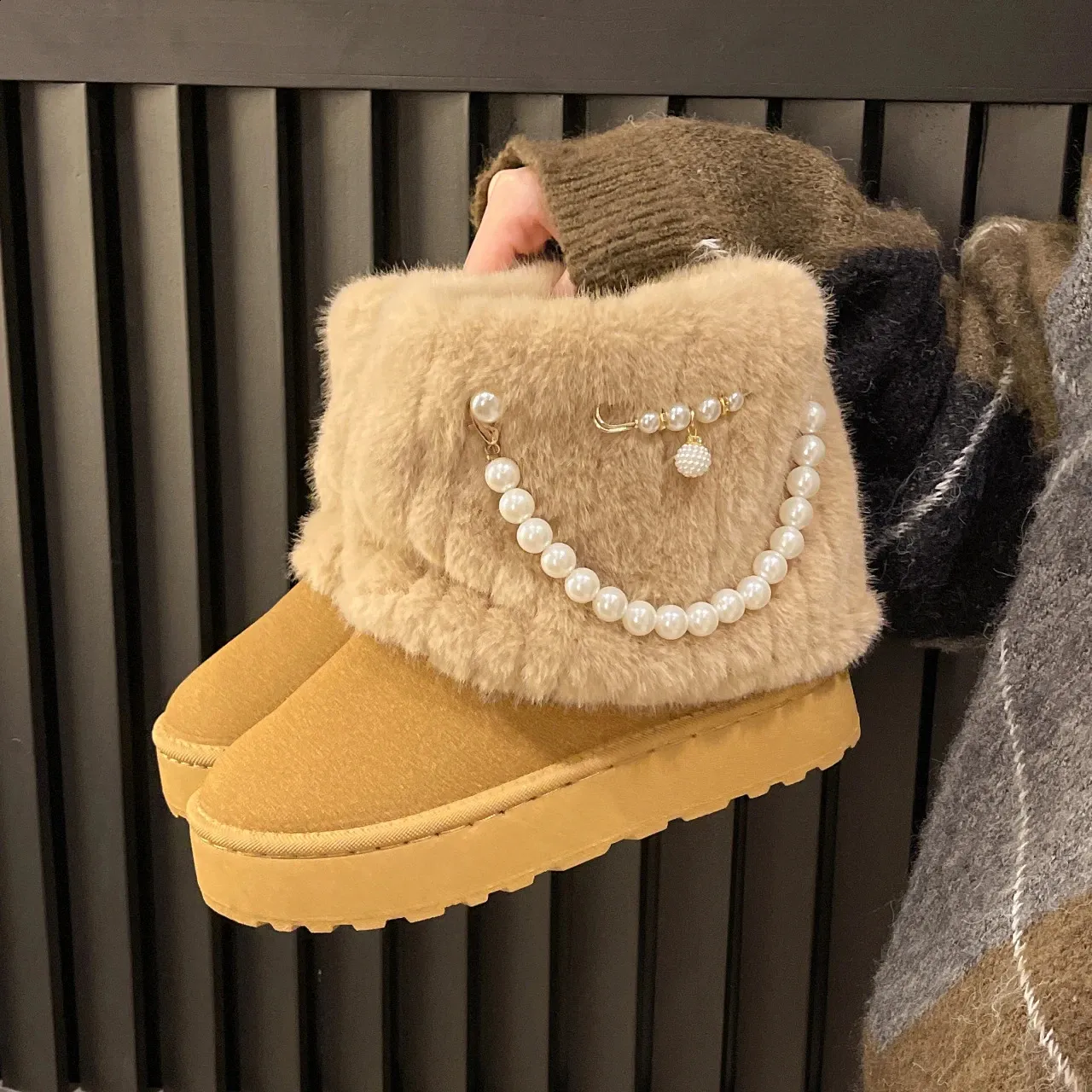 Women's Plush Platform Snow Boots Warm Fashion Winter Footwear_voghion.com