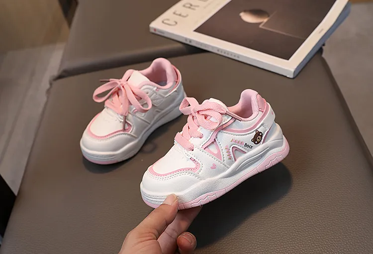 Baskets antidérapantes pour enfants, chaussures de sport mignonnes en forme d'ours, chaussures décontractées en cuir PU pour garçons et filles_voghion.com