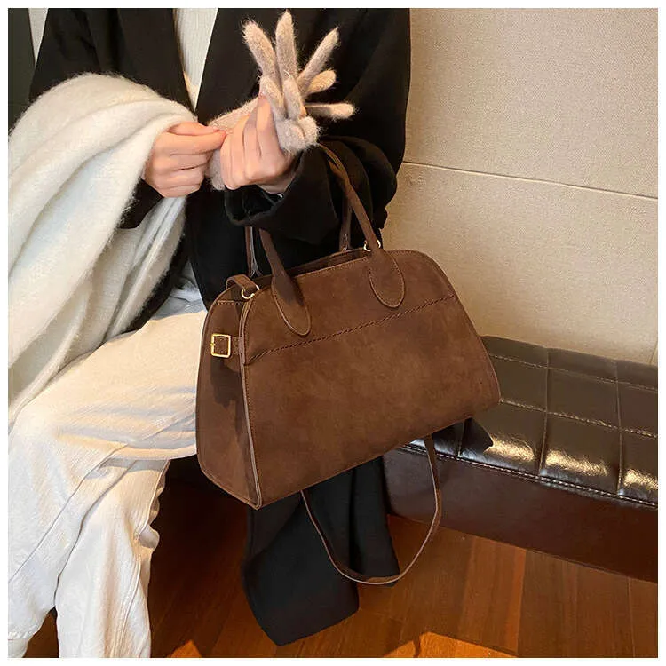 Ladies' Top-Handle Bag High-End Feel Niche Design Large Capacity Vintage Commute Handbag For Autumn/Winter Season_voghion.com