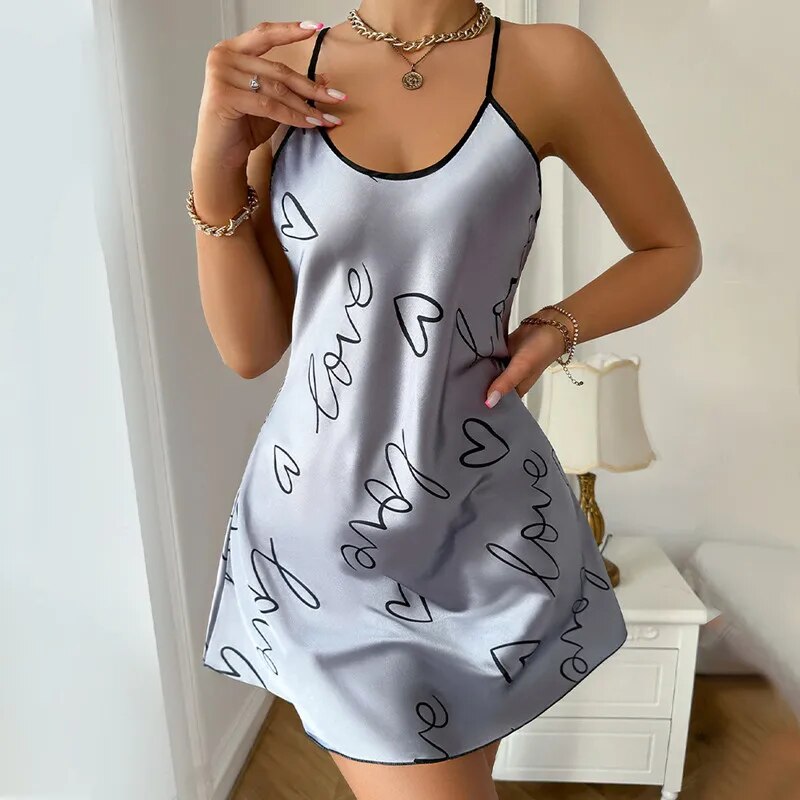 Dames casual grijze pyjama jurk indoor sexy korte rok kleine sling liefdesprint hartvormige pyjama dun gedeelte_voghion.com