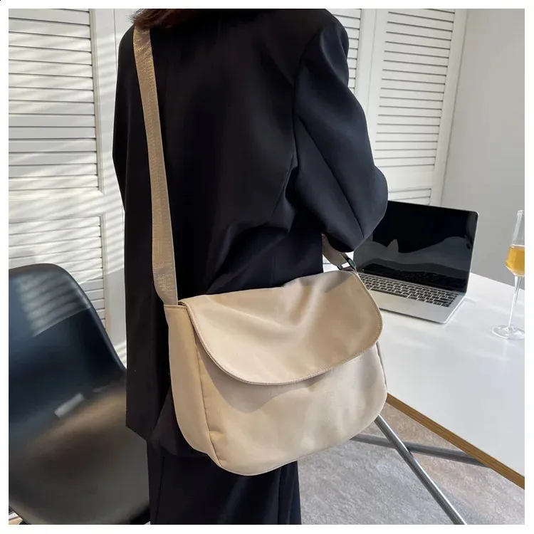 Solid Color Crossbody Simple Ladies Shoulder Waterproof Nylon WomenS Handbags Fashion Messenger Bag Women 240827_voghion.com
