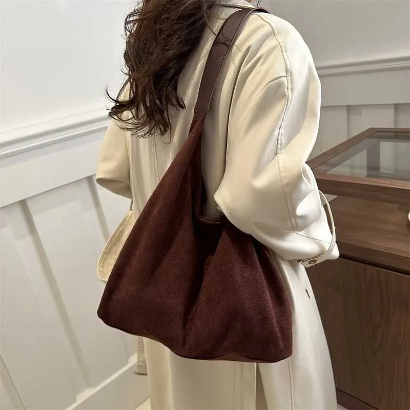 Vintage Womens Large Capacity Suede Shoulder Bag Solid Color Simple Design Casual Commuter Shopper ToteC241104_voghion.com