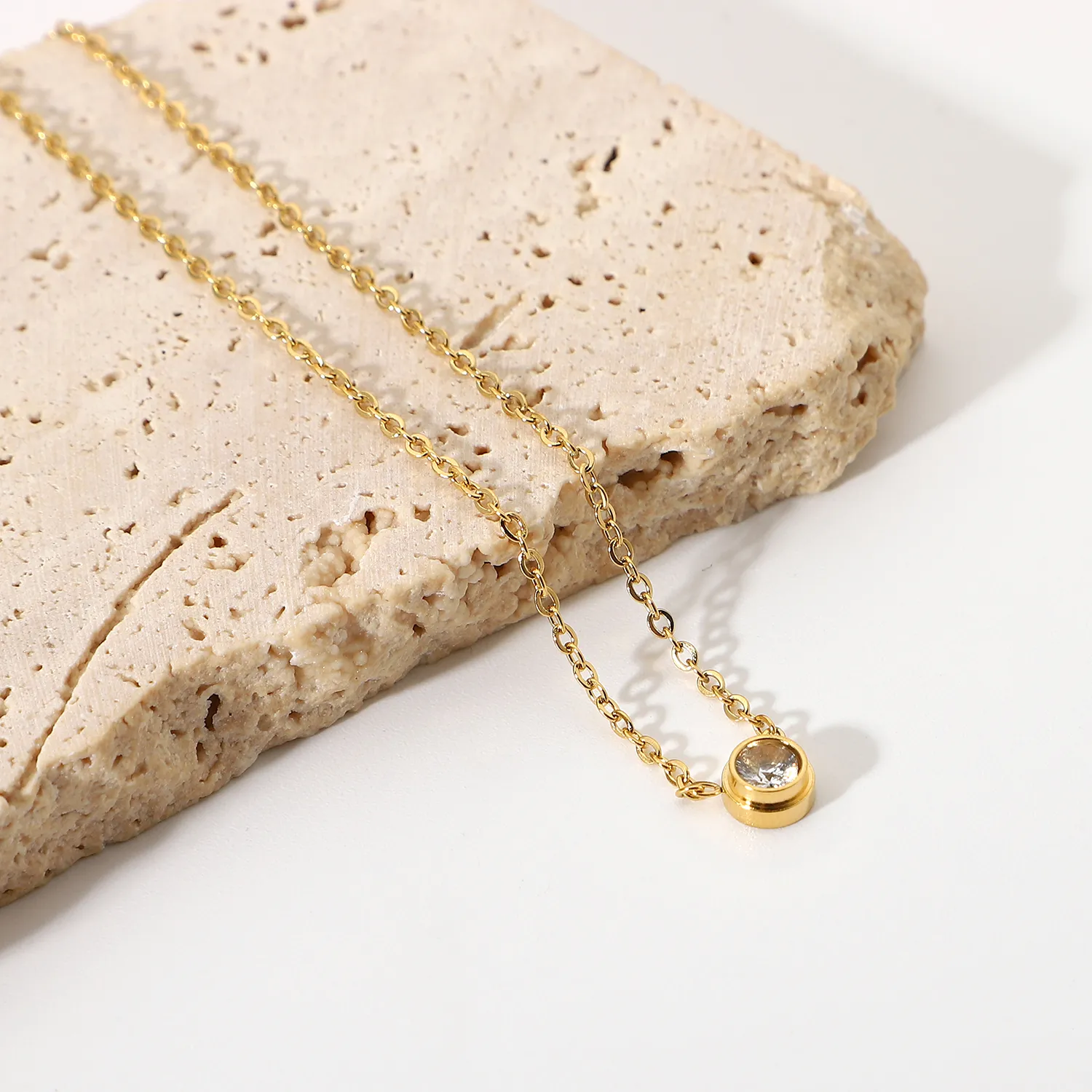 Collier chaîne mini diamant pendentif or acier inoxydable femme_voghion.com