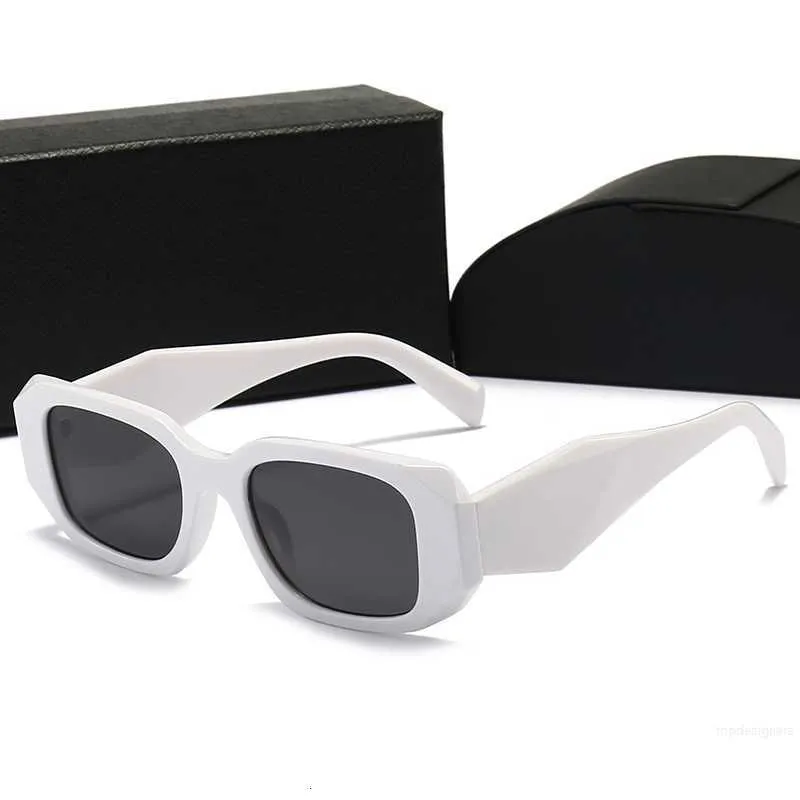 Moudedesigner Brëller Strandsonnebrëller Männer Fraen 7 Faarwen Optional Gudde Qualitéit Dräieck Signature Kaddo KVF8_voghion.com