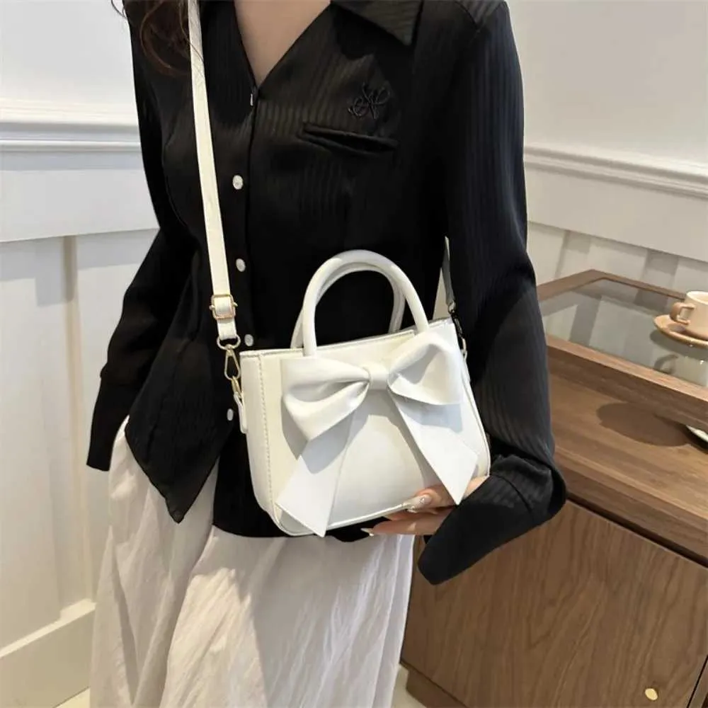 Damen Schultertasche Und Messenger Bag Aus Kunstleder Elegant_voghion.com