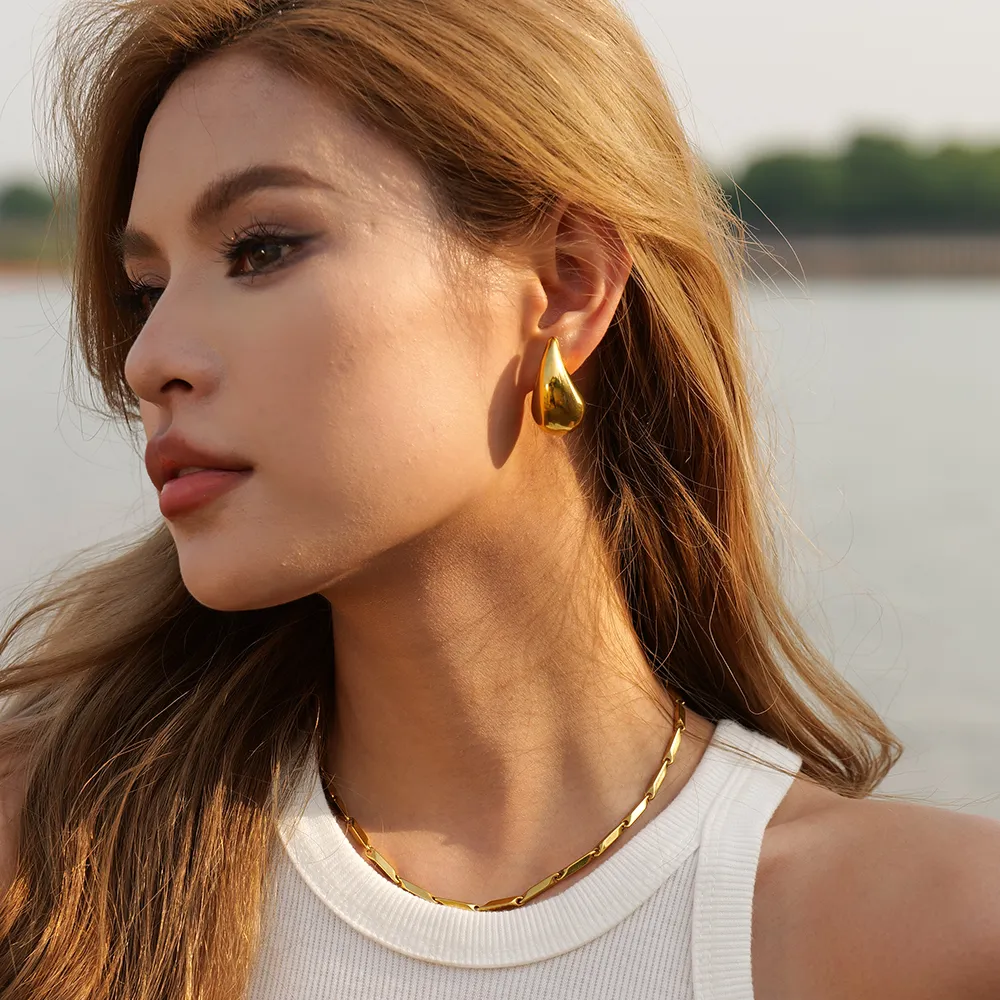 Collier pendentif goutte d'eau en acier inoxydable plaqué or PVD pour femme avec chaîne légère et étanche en métal_voghion.com