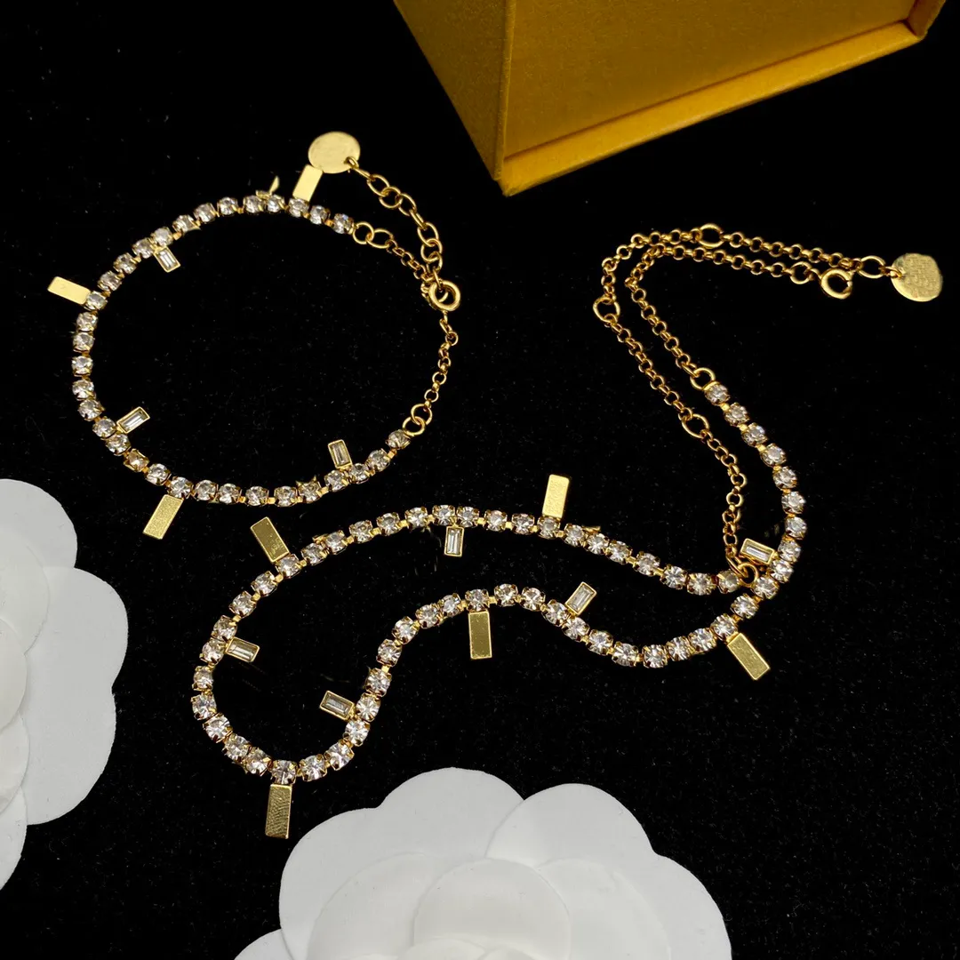 Fashion Necklace Braclet Earrings Pearl Bags Engraved F Initials Letter Pendant Women Settings Gold Designer Jewelry_voghion.com